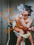 Hannes D'Haese - Woman on toilet (I am full of love)